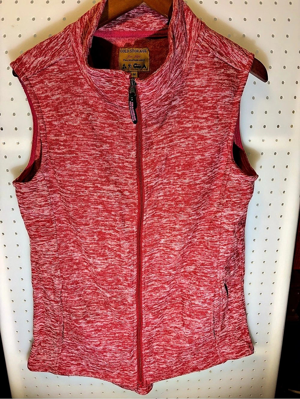 Cold Storage Women's Red Full-Zip Vest Size Medium